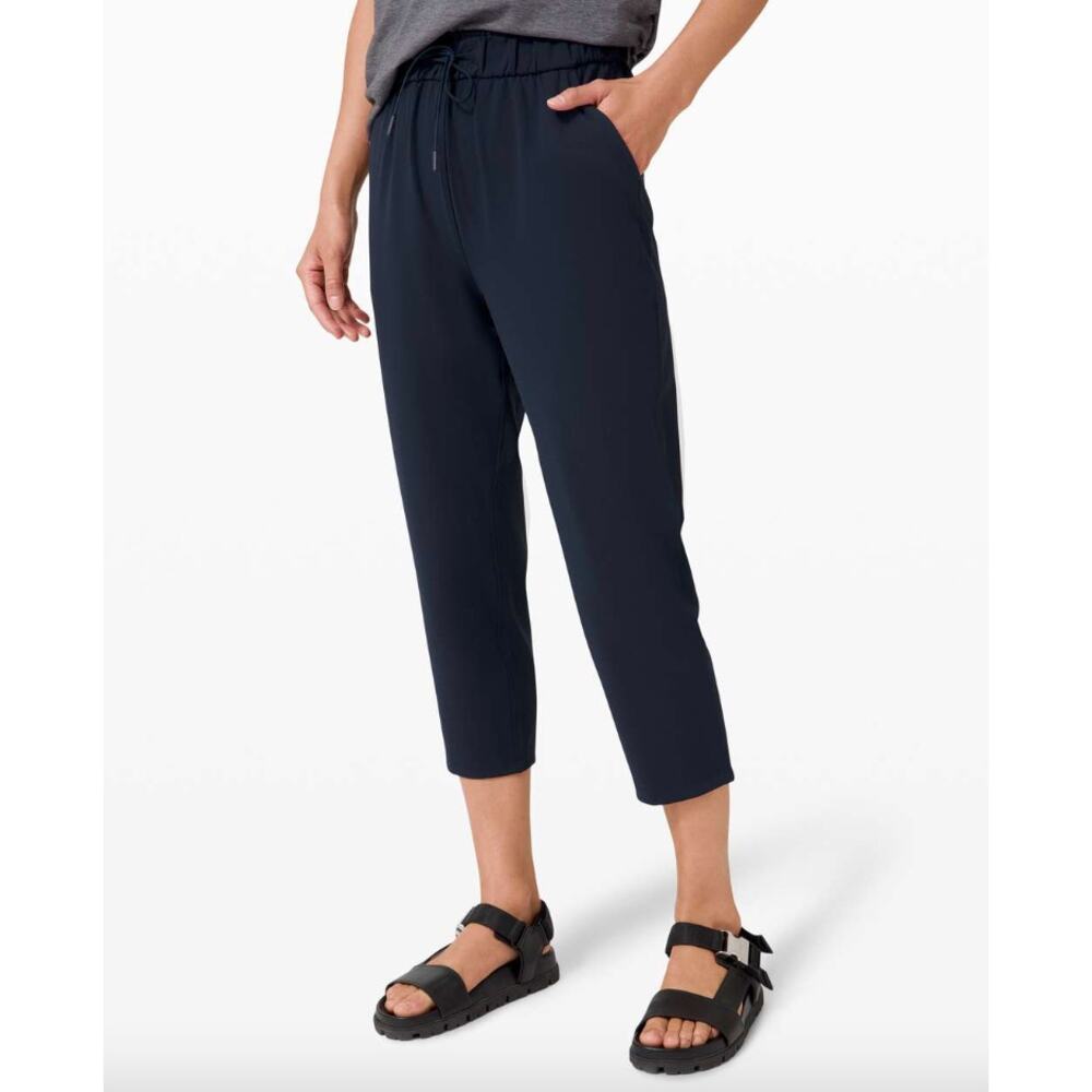 Lululemon Women's Keep Moving Crop Pant Navy Blue 6 Luxtreme Athleisure Casual